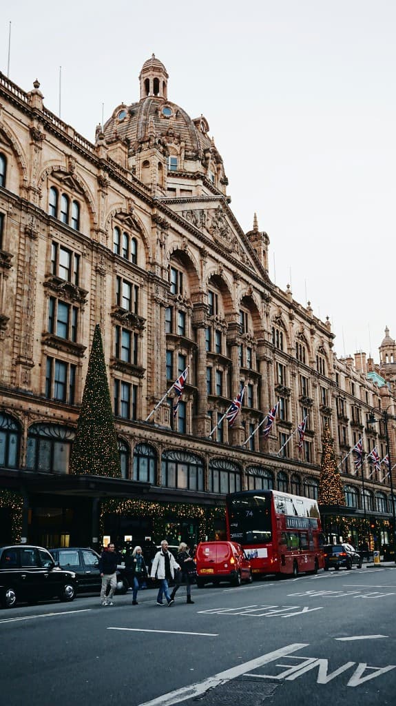 Freehold vs Leasehold: A Plain-English Guide to Owning Property in England